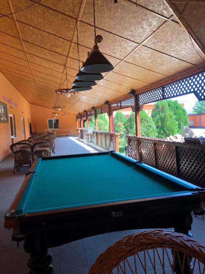 Holiday Bed & Breakfast Perekrestye Ngoại thất bức ảnh