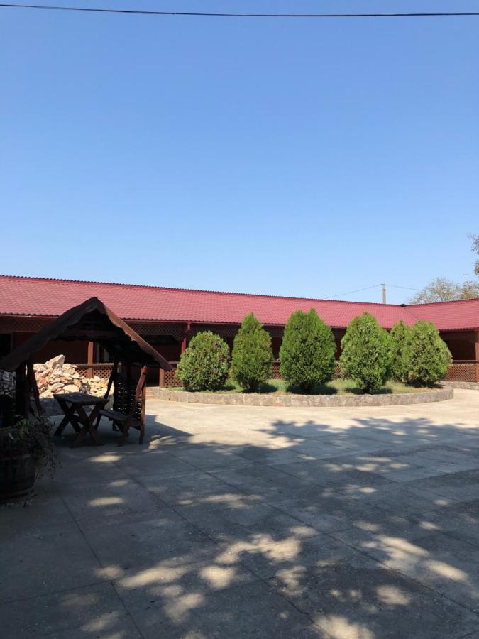 Holiday Bed & Breakfast Perekrestye Ngoại thất bức ảnh